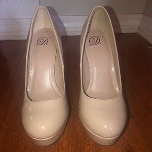 Nude round toe heels